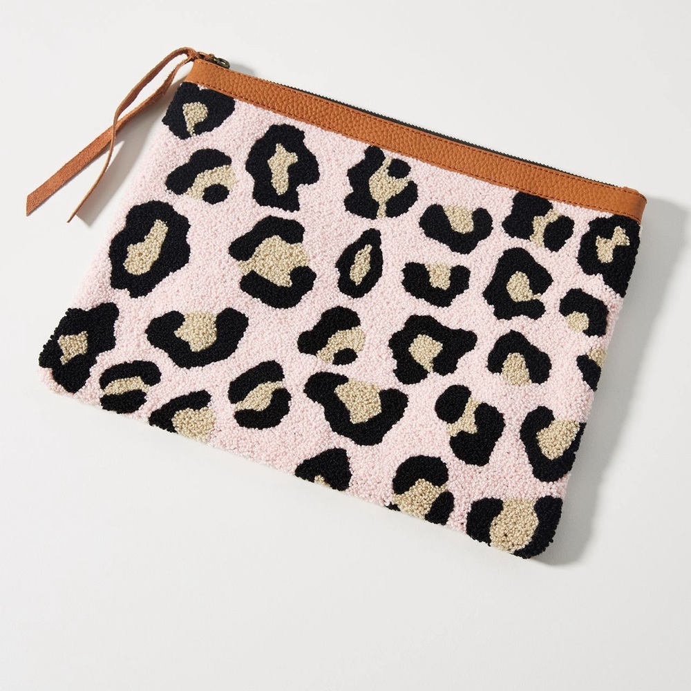 CLEOBELLA Kiara Clutch - Pink Leopard Print